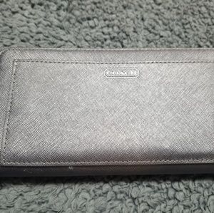 Coach  Wallet with zip closure